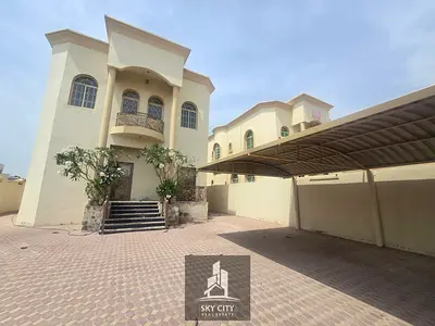 فيلا زاوية للإيجار بسعر مميز في منطقة المويهات 1، بالقرب من شارع الشيخ عمار.
