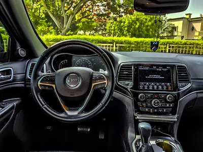 2019 JEEP GRAND CHEROKEE — миниатюра 10