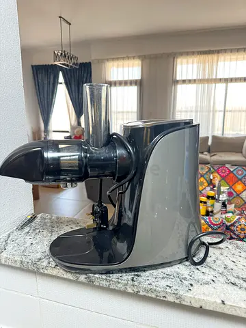 Used Electric Juicer - Compact Centrifugal Juicer (Black)