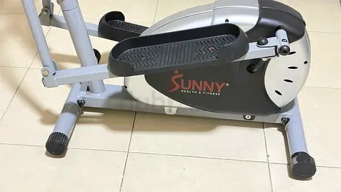 Sunny Health  Fitness Elliptical Trainer - Compact, Good Condition