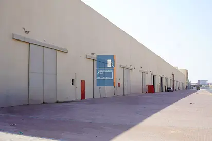 Warehouse in Prime Business Area, Spacious with High Ceiling