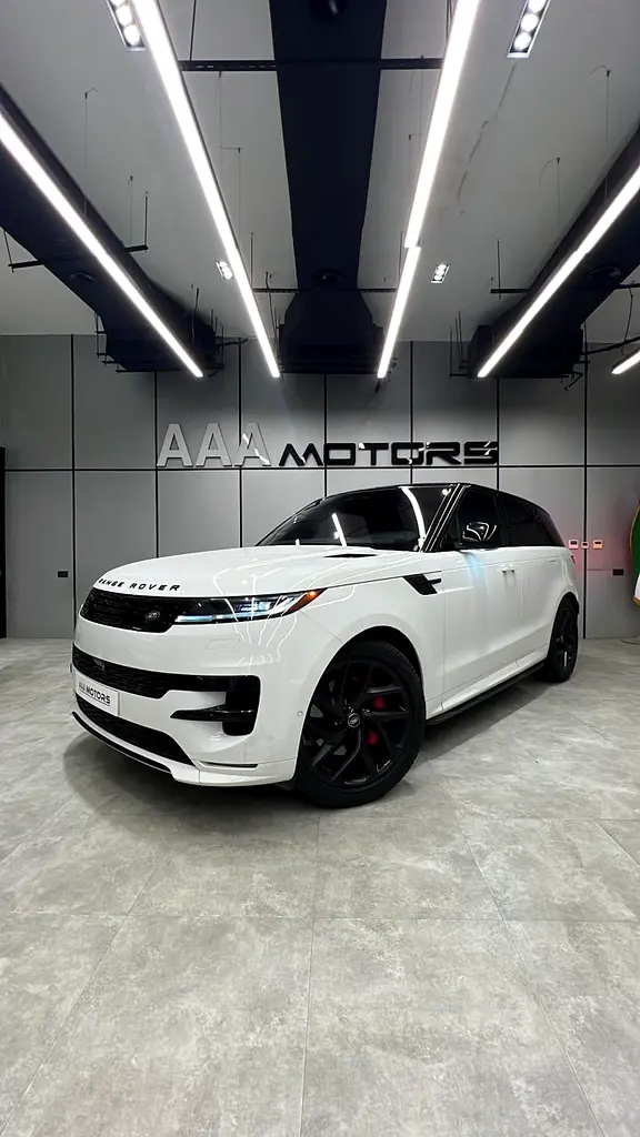 Land Rover Range Rover Sport 2023 — photo 1 of 19