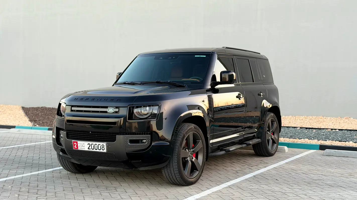 Land Rover Defender 2024 — photo 1 of 18