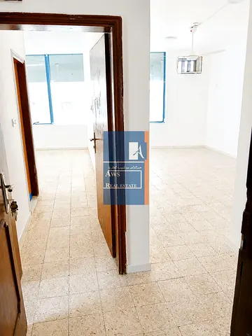 Bright 1BHK for Executive Bachelor, Nearby Daily Needs