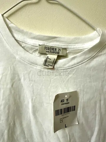 WOMENN TSHIRT FOREVER 21 BRAND NEW