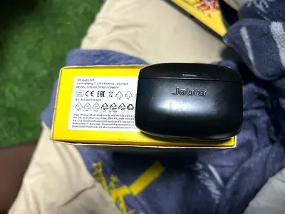 Jabra wireless earbuds with charging case - used