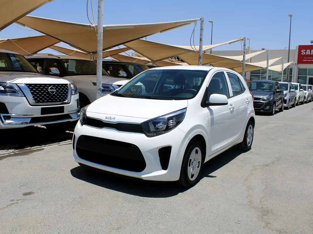 Kia Picanto 2023 — photo 1 of 12