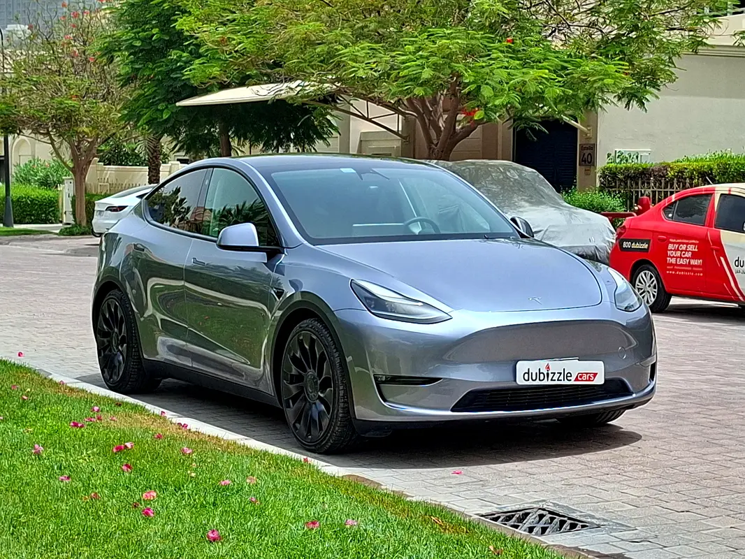 Tesla Model Y 2023 — photo 1 of 14