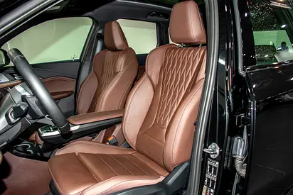 2023 BMW IX1 — фото 9