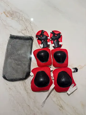 Kids New Red Protective Wrist, Elbow and Knee Pads Set with Carry Bag