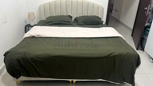 Bed king size with mattress