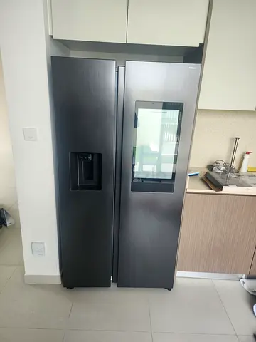 Samsung family hub refrigerator in same like new condition