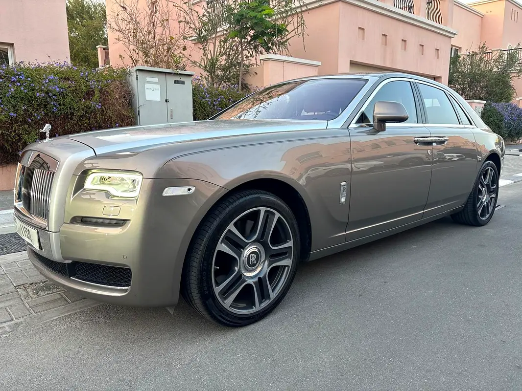 Rolls-Royce Ghost 2016 — photo 1 of 15