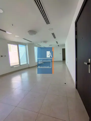 Signature Penthouse with Gym, Pool, Parking Access