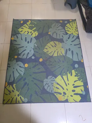 Green Tropical Leaf Area Rug — Good Condition, 120x160 cm (approx.)