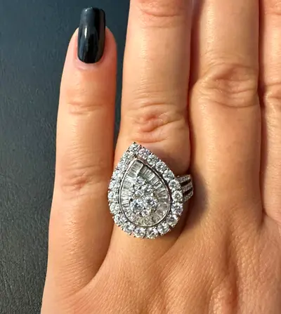 Beautiful diamond ring ( Liali )