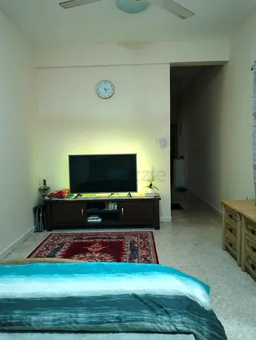 Chinese Band 40 LED Smart TV - Good Working Condition (with console)