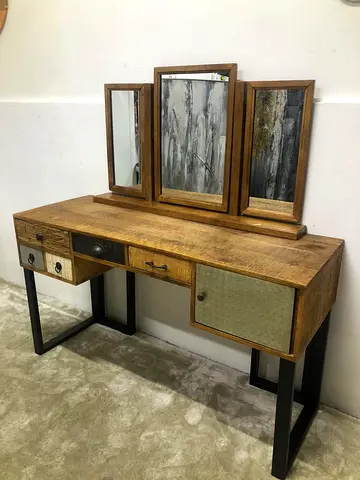 wooden dressing table With Mirror