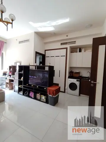 LAWNZ -LUXURY LIVING | |