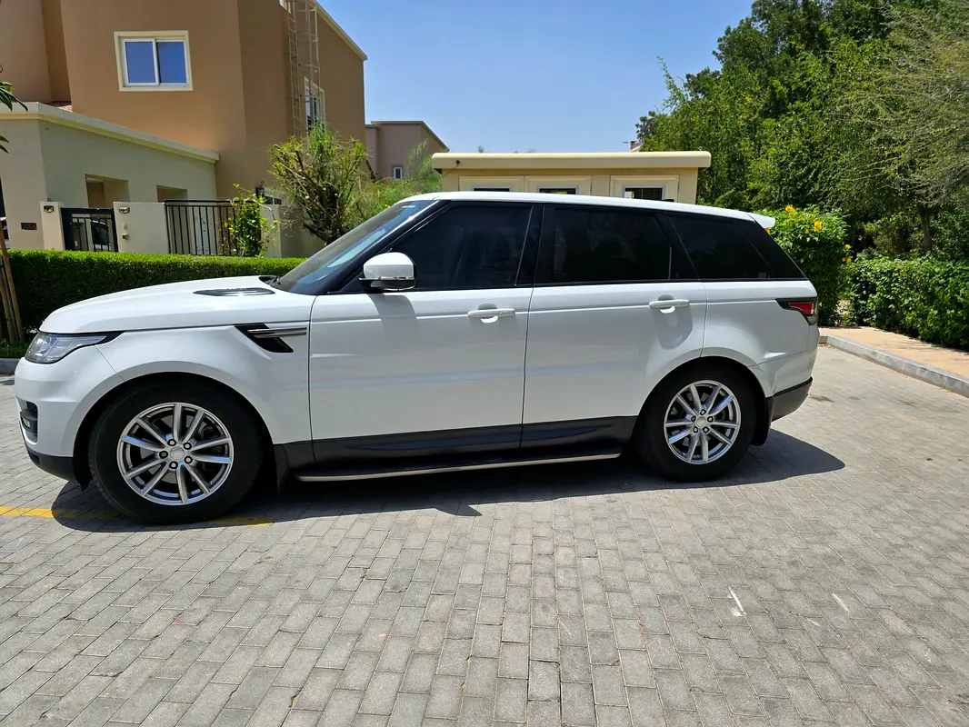 Land Rover Range Rover Sport 2017 — photo 1 of 17