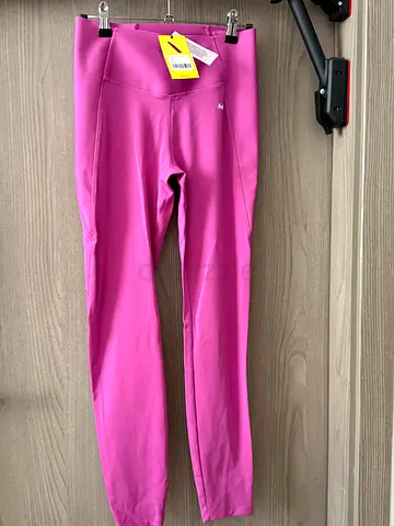 BNWT - leggings - my protein - medium