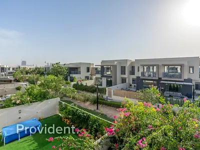 Single Row Gem | Best Price | Bright and Spacious