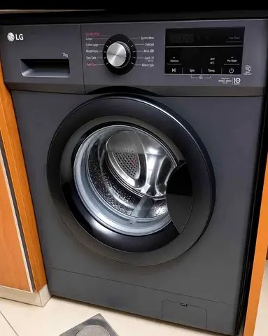 Original invoice- 8 years warranLG Front Load Washing Machine - 7kg, Graphite Finish, Good Condition