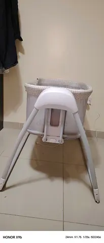 Lightweight Baby Bassinet / Cradle in Good Condition automatic cradle