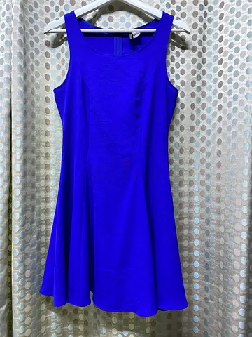 Elegant Blue Dress Chic  Modern Style