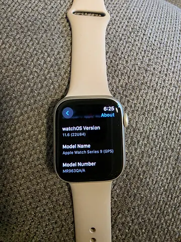 Apple Watch Series 9 (GPS) - Silver Aluminum, White Sport Band