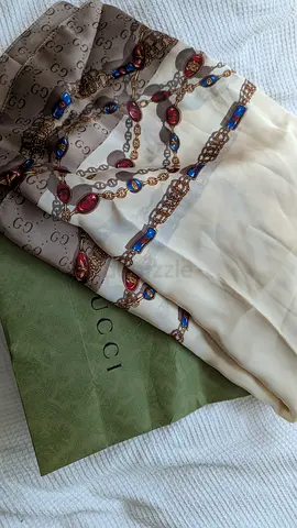 Genuine Gucci silk scarf - beige chain print (with dust bag)