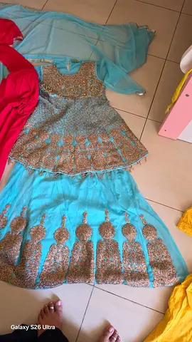 Kids sharara 35 dhs only wore just once 6-10 yrs old girl