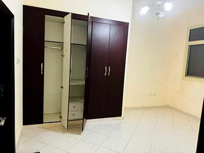 Vacant 1 BHK // Near ADCB & BURJUMAN Metro Station // Ideal for Sharing