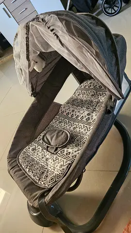 Electric baby rocker swing