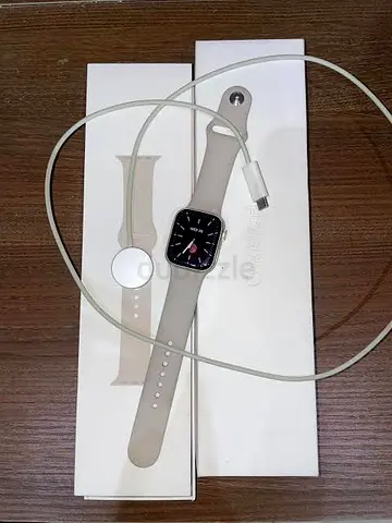 Apple Watch Series 8 GPS 41mm Aluminium Case With Sport Band. (GPS )