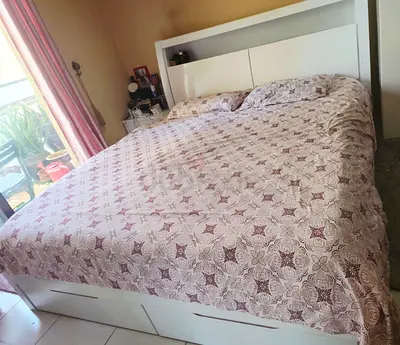 White Wooden King Bed Frame with Headboard Storage with Mattress in Good Condition