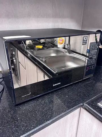 Samsung MG402MADXBB 40L Microwave with Grill – Excellent Condition