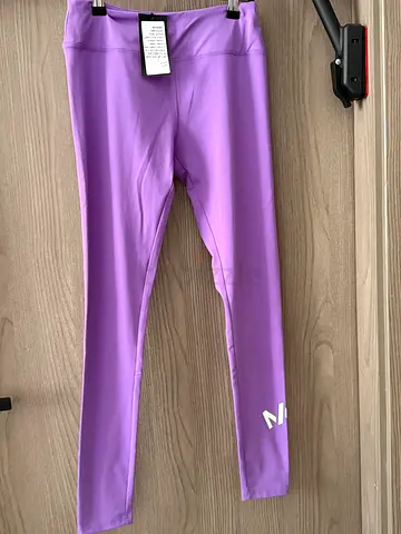BNWT Purple leggings - my protein - medium