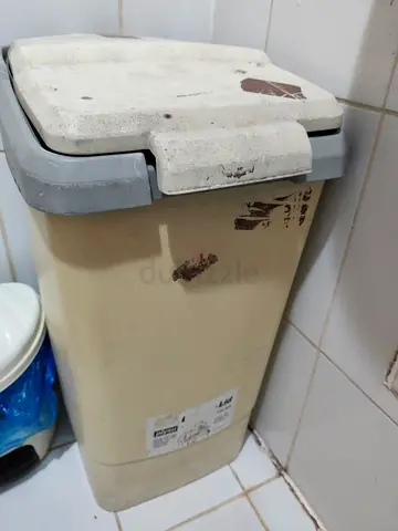 Never used before dustbin high quality plastic