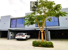 for Rent |4 bedroom th+maids | Ready To Move| middle UNit