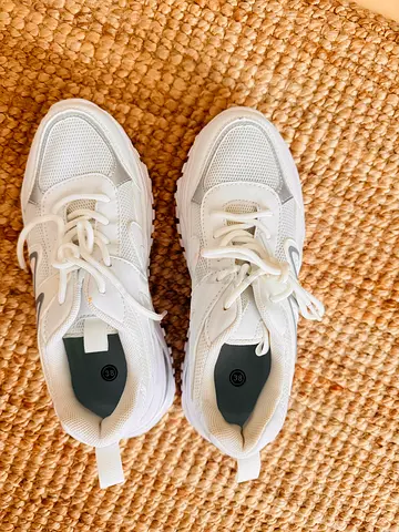 White casual sneakers, never used. EU 38. New