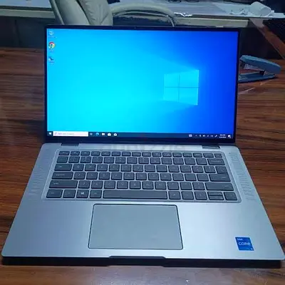 Dell Latitude 9520 Laptop