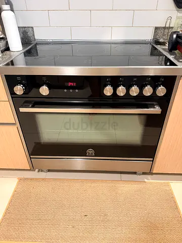 Built-in electric oven stainless steel, good working condition. Bertazzoni brand