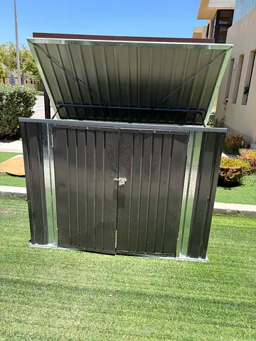 Metal Garden Storage Shed - Excellent Condition, Lockable
