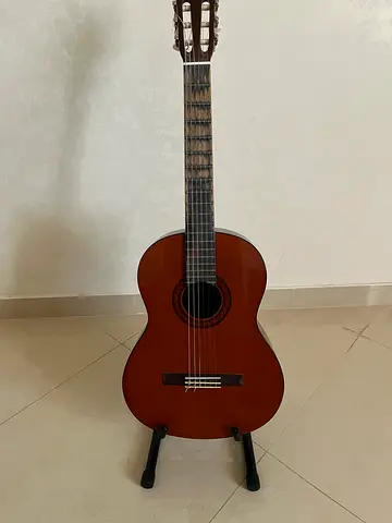 Classical Yamaha C-60 Nylon-String Acoustic Guitar - Good Condition