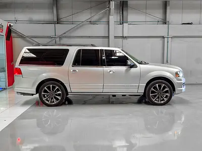 2017 Lincoln NAVIGATOR — фото 4