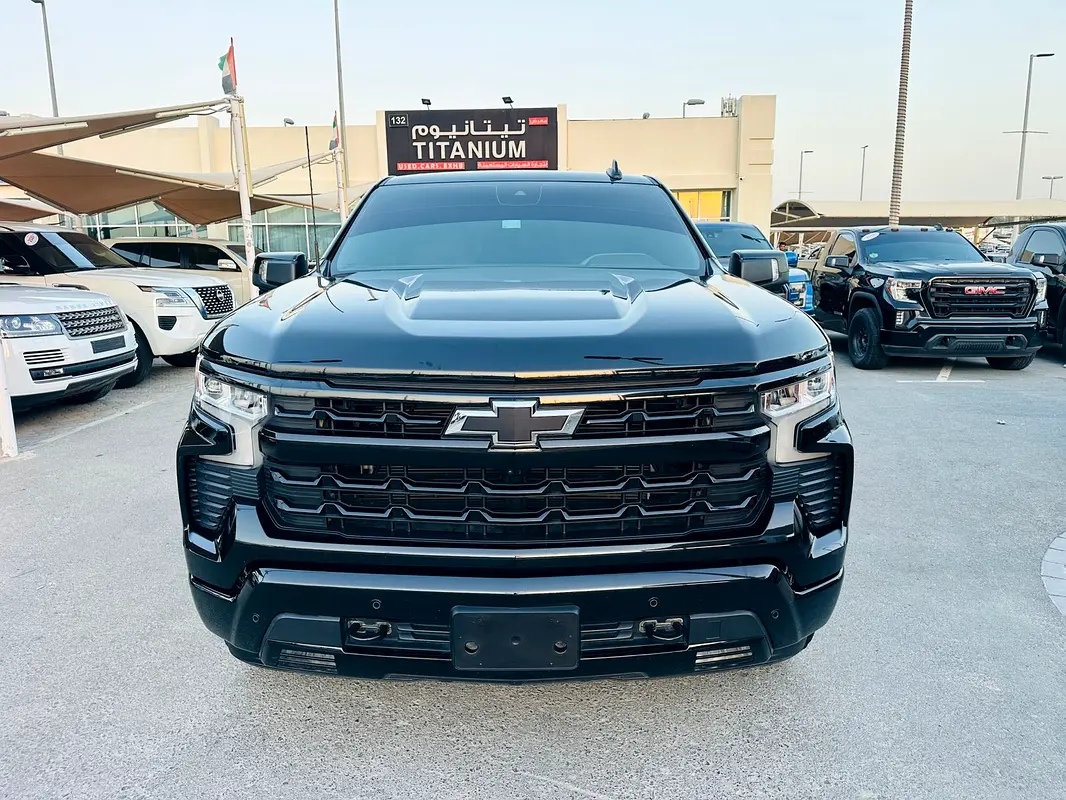 Chevrolet Silverado 2024 — photo 1 of 20