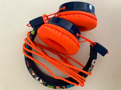 Wired over-ear headphones for kids