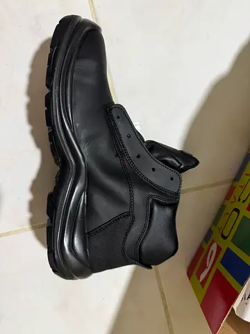 GIASCO Voltage Safety Boots UK 8 / EU 42 – Brand New – Electrical Hazard Rated