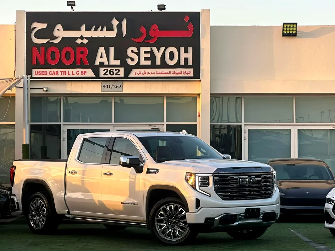 GMC Sierra 2024 — photo 1 of 12